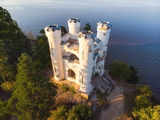 Капелла Людвигсбург: Остров Тишины и Памяти в Парк Монрепо