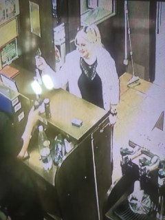 Житель Всеволожска украл телефон с кассы бара: полиция уже в курсе