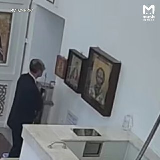 Хищение из храма: мужчина похитил украшения после поцелуя иконы