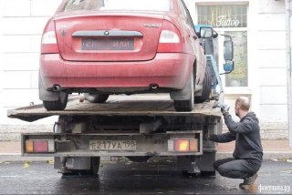 В Мурино и Кудрово начнется эвакуация автомобилей у контейнеров